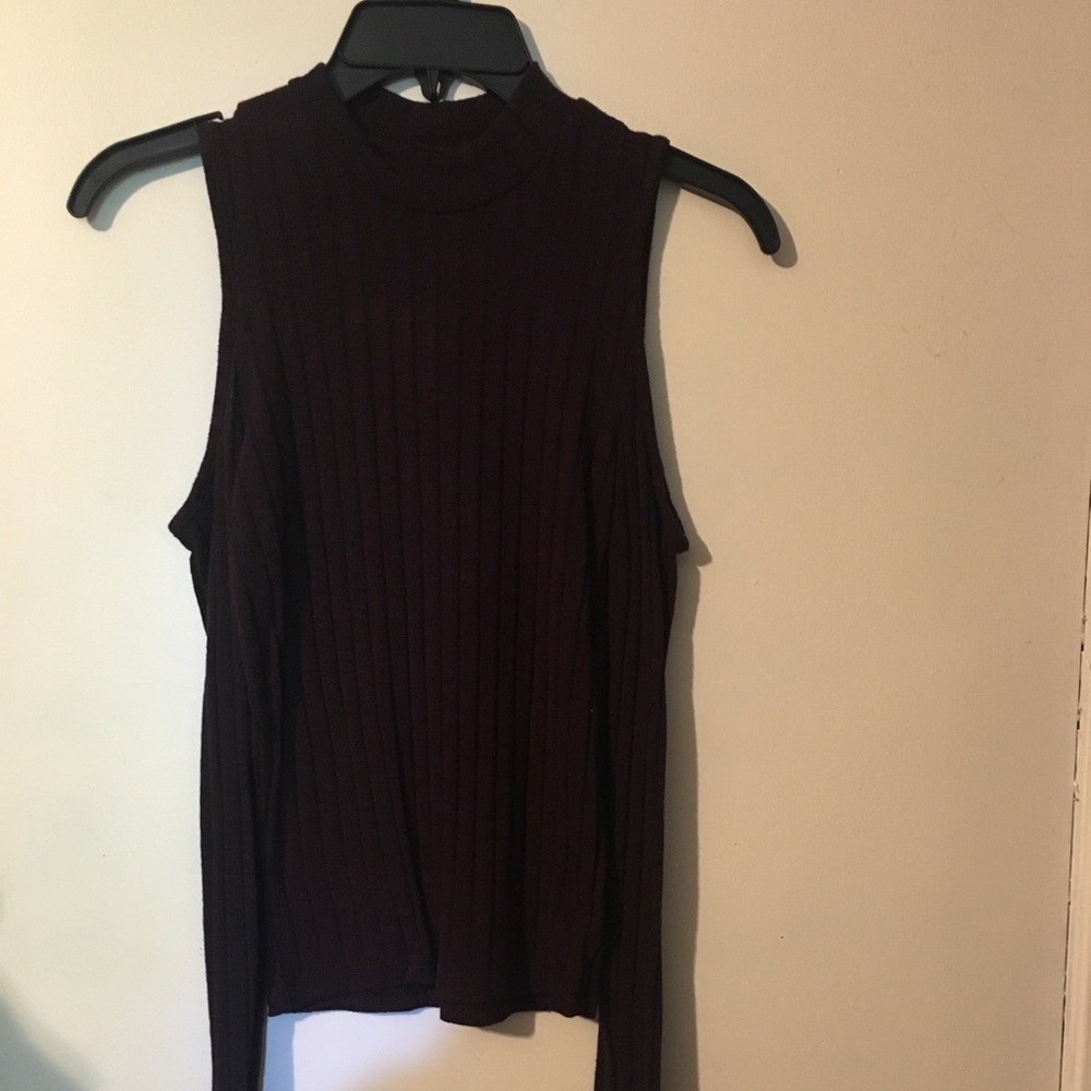 American eagle open shoulder long sleeve